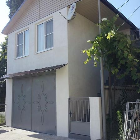 Домик По Ул.Званба Sukhumi Exterior photo